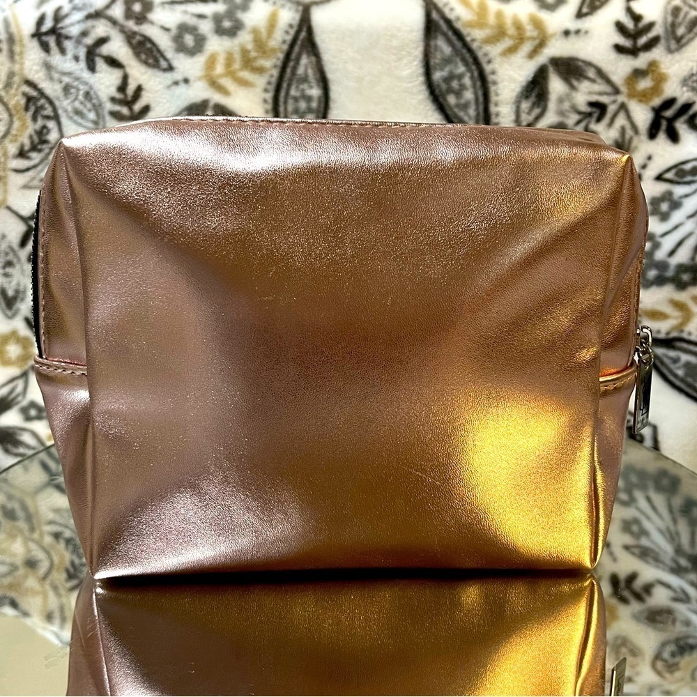 Yves Saint Laurent Beauté Pouch Rose Gold - Picture 7 of 10